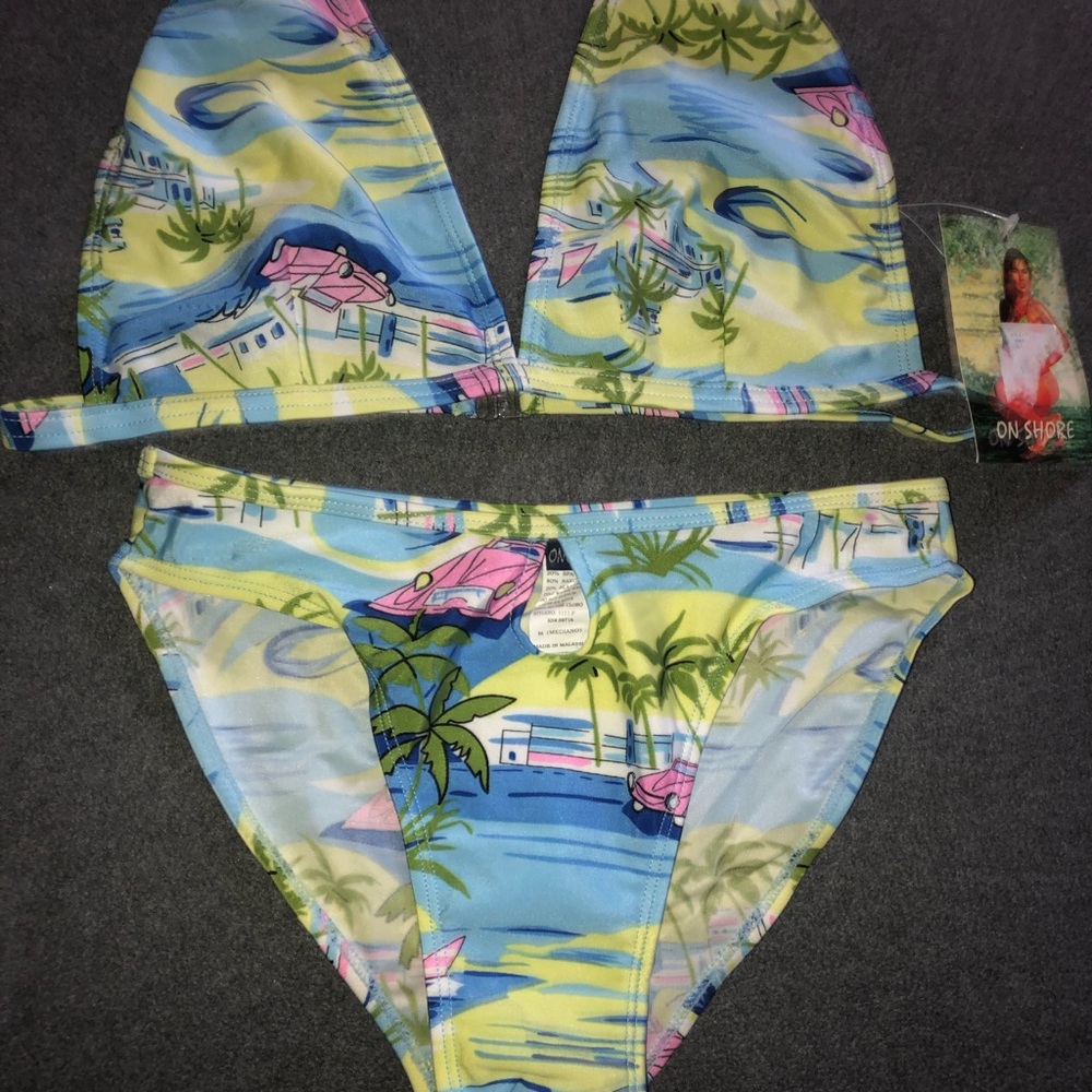 Bikini - Picture 6 of 7